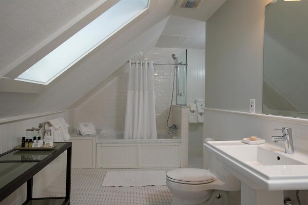 Liberty Hill Inn image 19